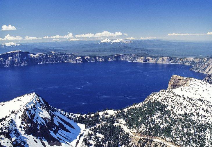Vista aérea de Crater Lake, Oregón