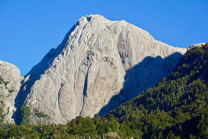 Gran pared de roca en el Valle Cochamó