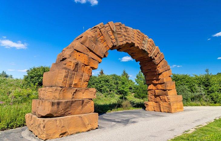 Steinbogen im Frederik Meijer Gardens & Sculpture Park