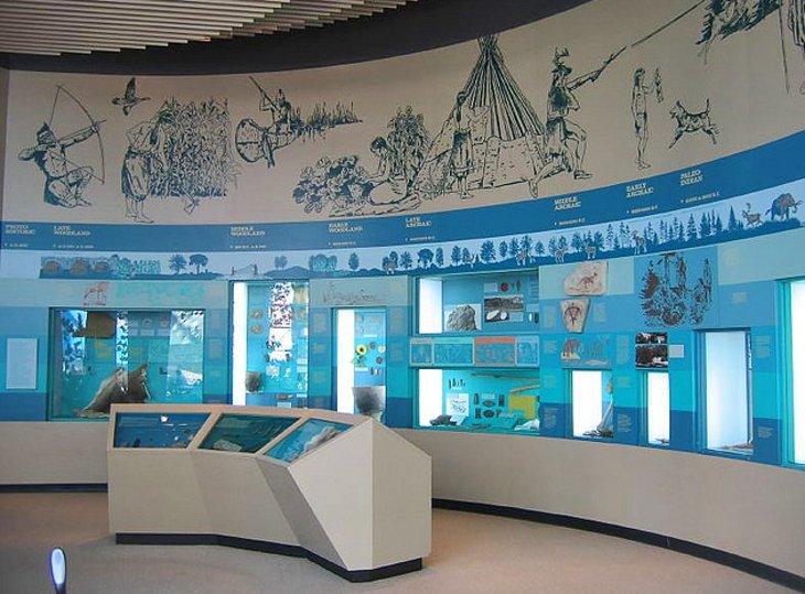 Michigan Historical Museum | <a rel="nofollow noopener noreferrer" class="cc16_b" target="_blank" href="http://www.flickr.com/photos/table4five/"> Elizabeth/Table4Five</a> / Foto bearbeitet