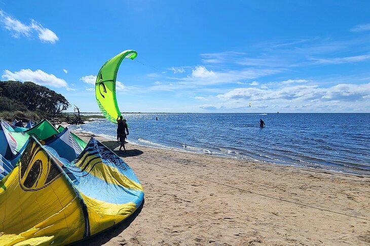 Kitesurf en el área de uso diurno de Salvo