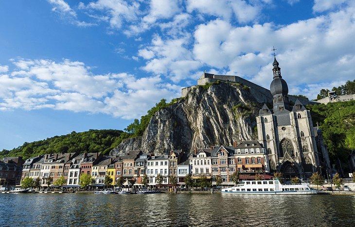 Dinant en el Valle de Meuse