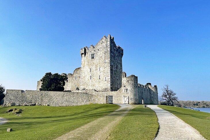 Castillo de Ross en el Parque Nacional de Killarney, Condado de Kerry, Irlanda
