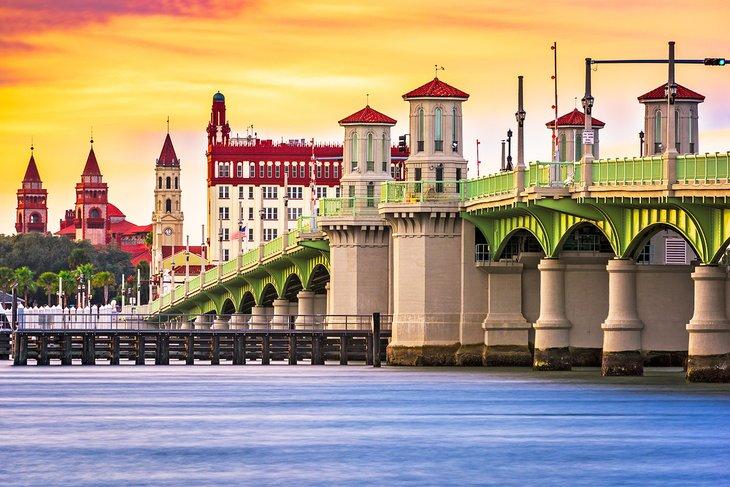 St. Augustine Skyline und die Brücke der Löwen
