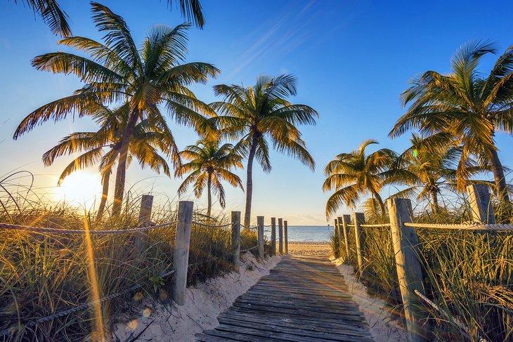 Fußweg zum Strand in Key West