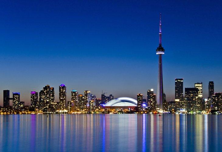 Vista nocturna de la CN Tower