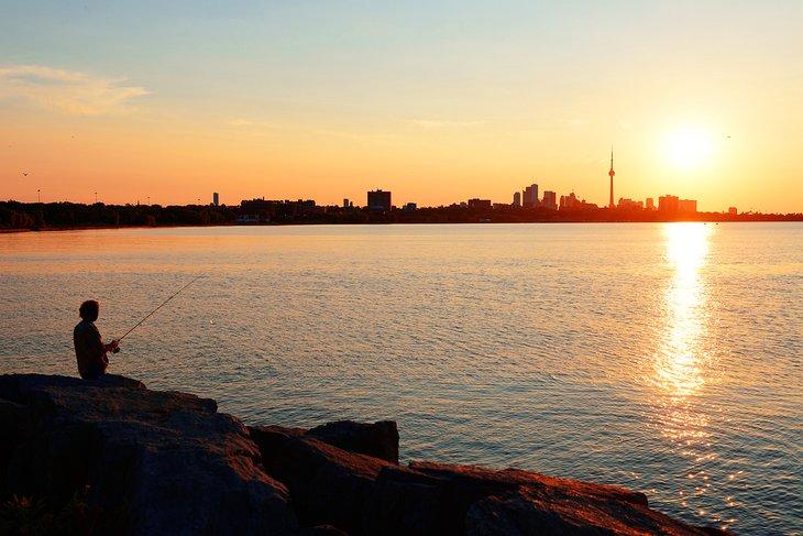 Pesca al atardecer en Toronto