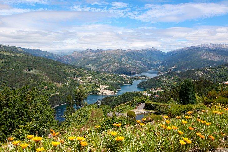 Vista del río Lima serpenteando a través del Peneda Geres