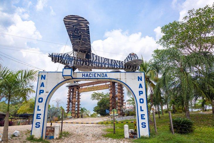 Entrada a Hacienda Nápoles