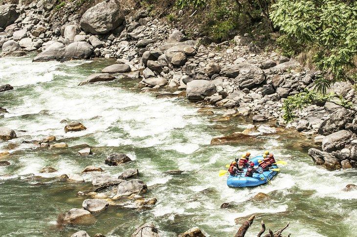 Rafting en aguas bravas en Nepal