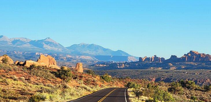 Un paseo por la tarde en el Parque Nacional Arches