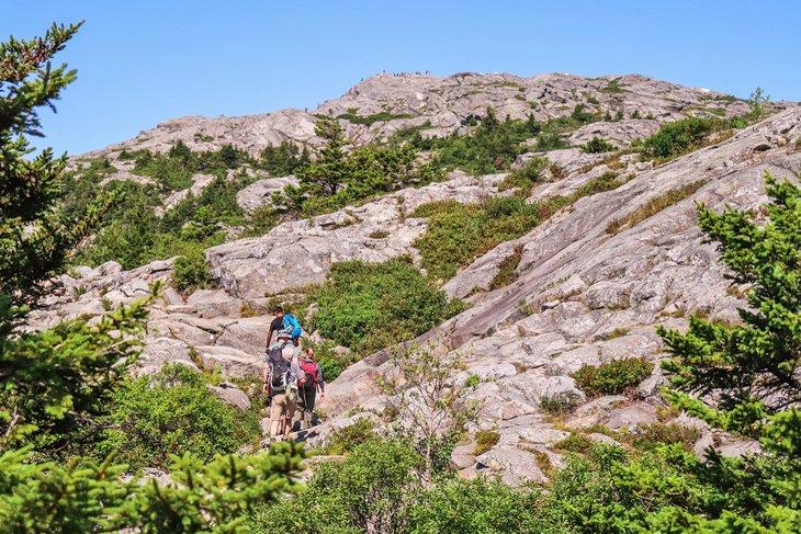 Senderistas en Mt. Monadnock