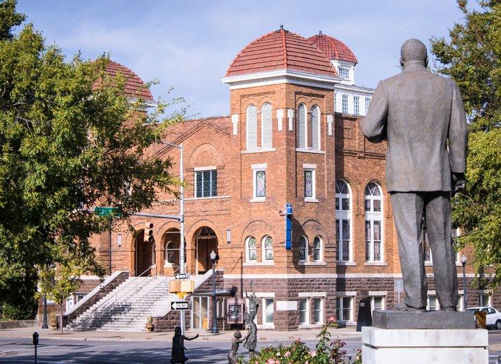 Statue von Dr. Martin Luther King, Jr. im Kelly Ingram Park, Birmingham