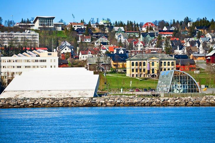 Tromsø avec le Musée Polaria sur l'eau