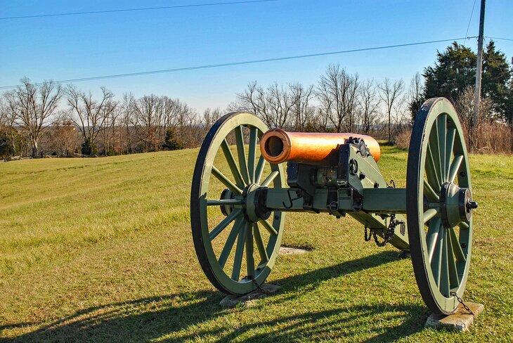 Cañón de la Guerra Civil en el sitio histórico Perryville Battlefield State
