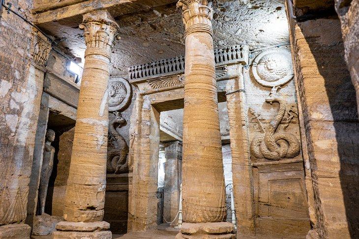 Dentro de las Catacumbas de Kom el-Shuqqafa