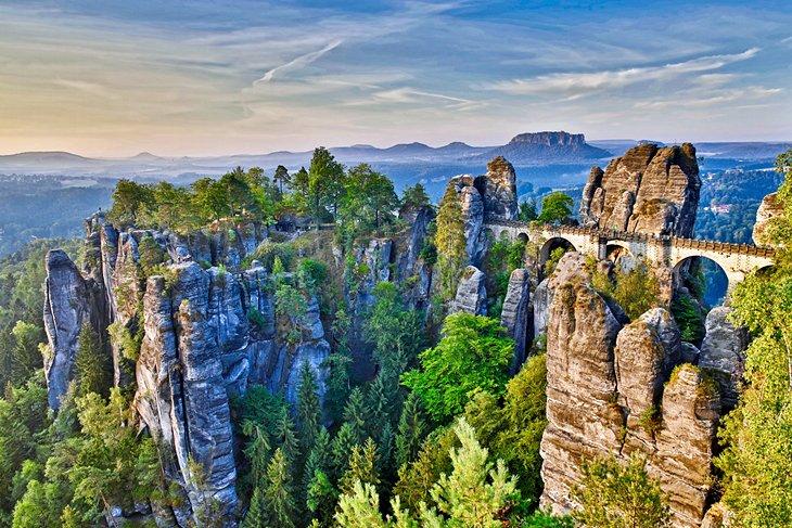 Puente Bastei en el Parque Nacional de Suiza Sajona