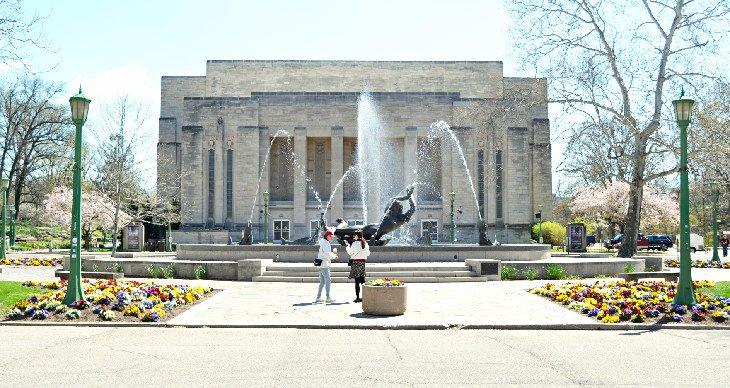 Showalter Plaza an der Indiana University Bloomington