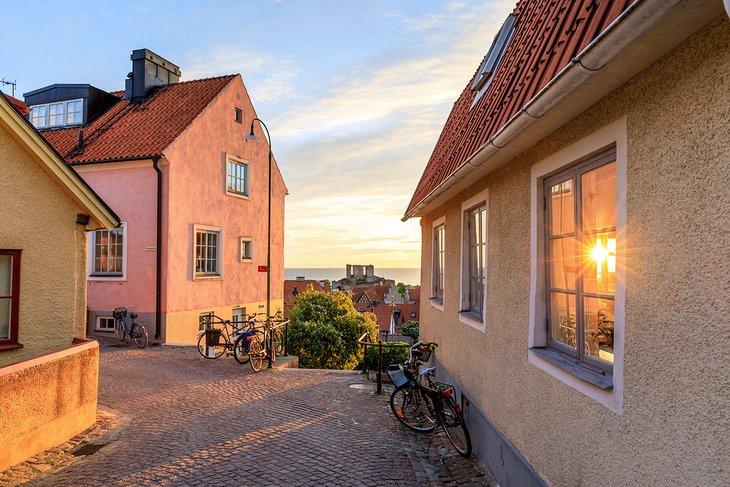 Atardecer de verano en el Casco Antiguo de Visby, Gotland