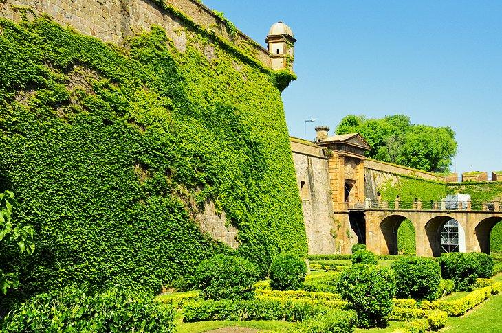 Parque de Atracciones y Vistas Escénicas en Montjuïc