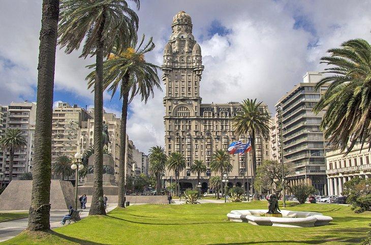 Plaza Independencia en Montevideo