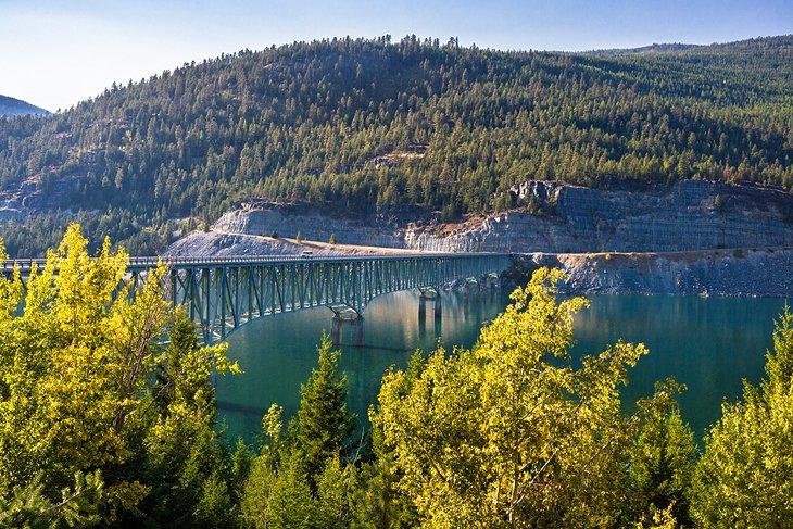 Puente sobre el Lago Koocanusa