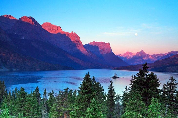 Atardecer sobre el Lago St. Mary