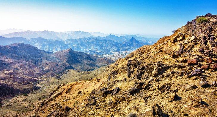 Paisaje de las Montañas Hajar en Fujairah