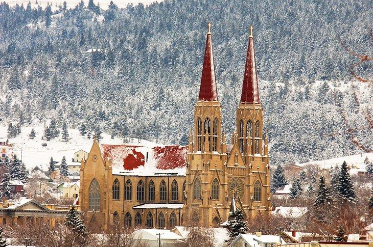 Kathedrale von St. Helena im Winter
