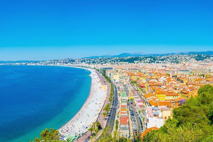 Blick auf Nizza und die Promenade des Anglais
