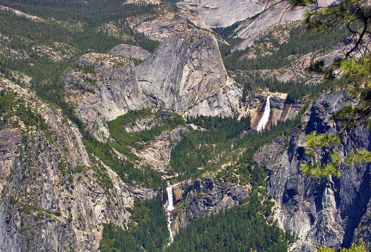 Vista aérea de Bridalveil Fall en el Parque Nacional de Yosemite