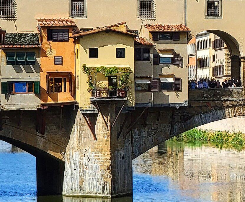 Vista cercana del Ponte Vecchio