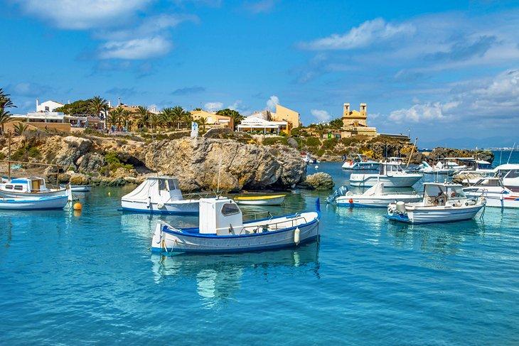 Puerto de la Isla Nova Tabarca en Alicante