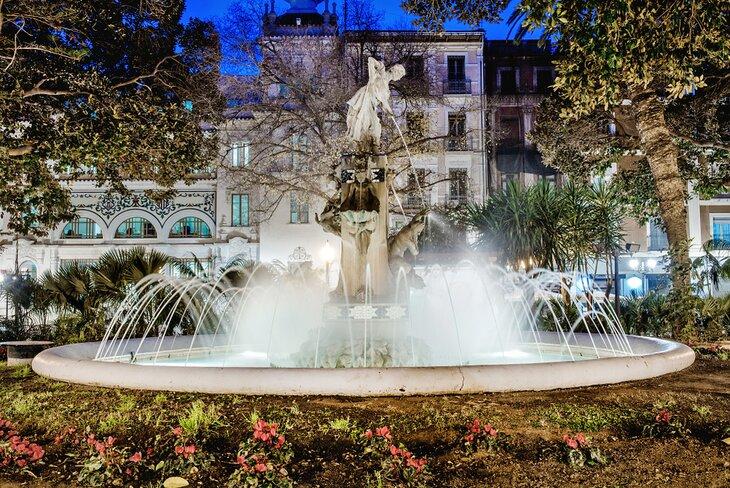 Fuente en la Plaza de Gabriel Miró