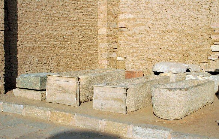 Tempel von Hathor | <a class="cc16_b" target="_blank" rel="nofollow noopener noreferrer" href="http://www.flickr.com/photos/sonofgroucho/"> Sohn von Groucho</a> / Foto modifiziert