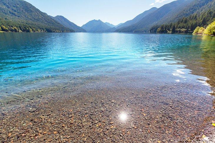 Lago Crescent en el Parque Nacional Olímpico