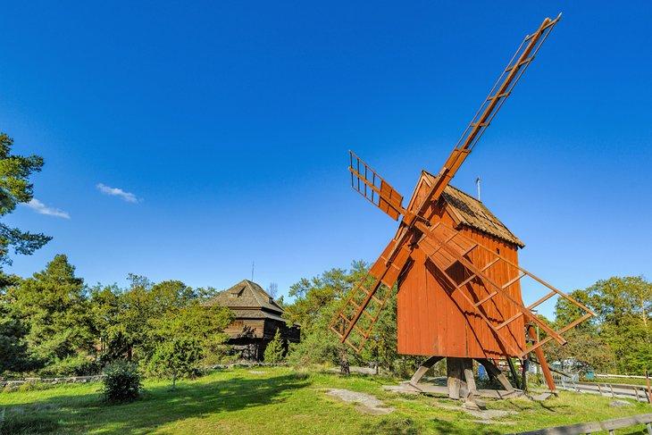Molino de viento en el Museo al Aire Libre Skansen