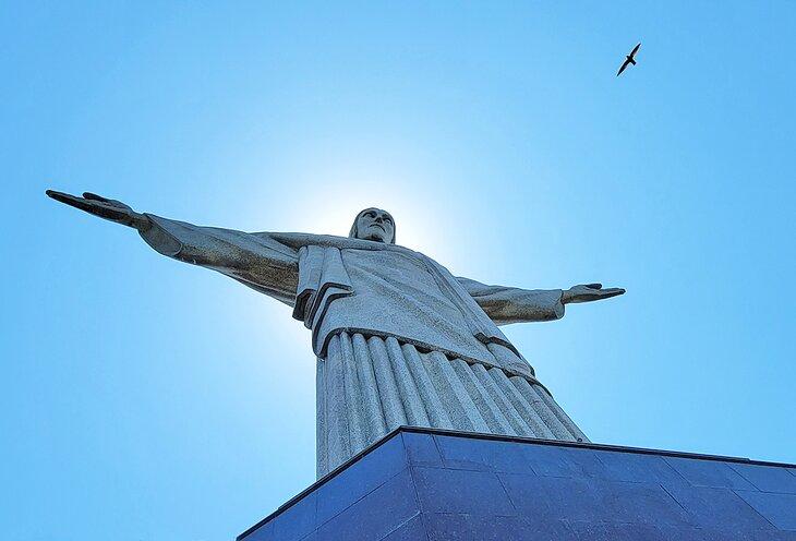 Mirando desde la base del Cristo Redentor
