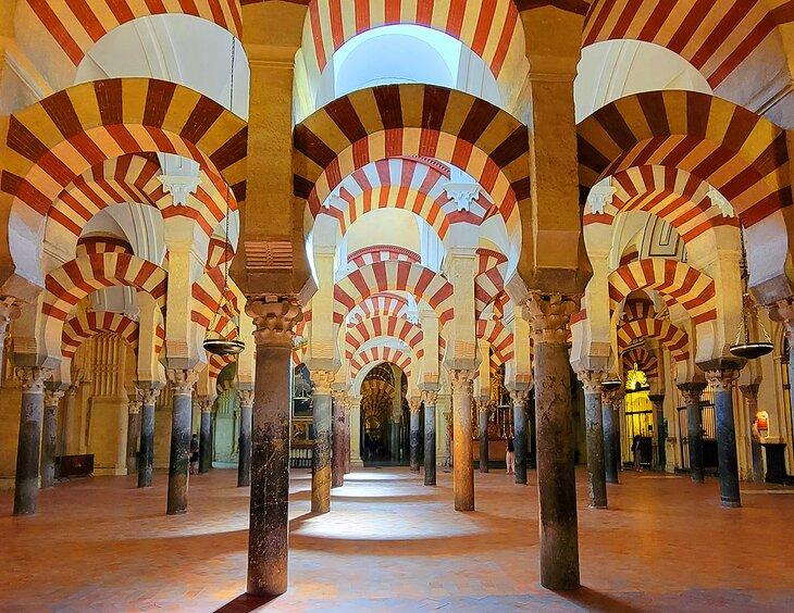 Intérieur de la mosquée-cathédrale de Cordoue