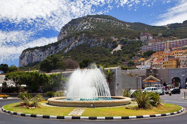 Fuente en la Plaza de Casemates