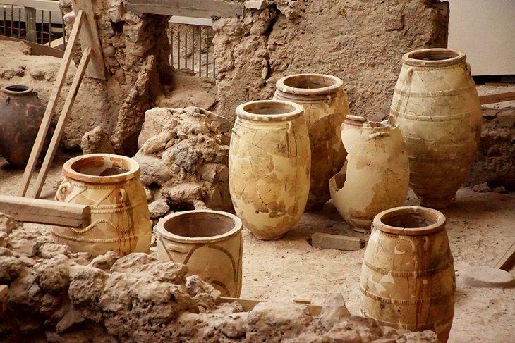Artefactos arqueológicos en Akrotíri
