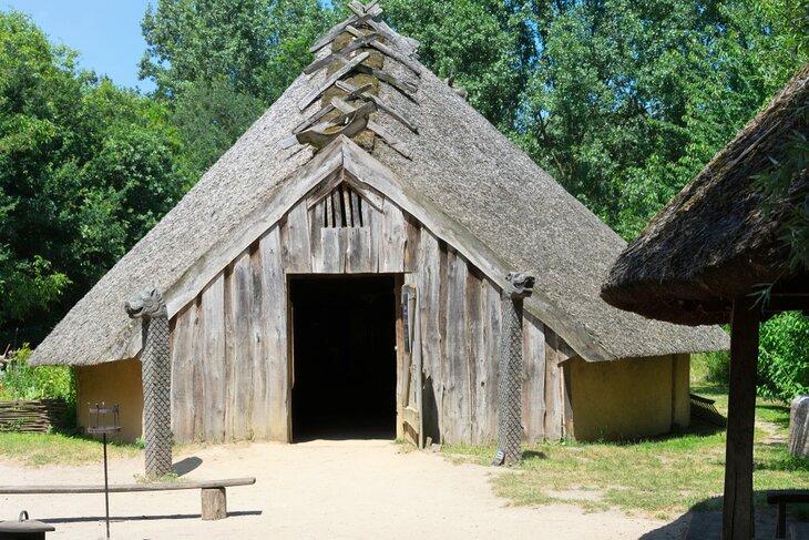 PréHistorisch Dorp (Village Préhistorique)