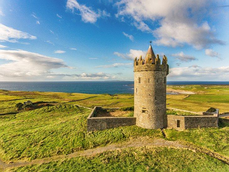 Château de Doonagore à Doolin, près des falaises de Moher