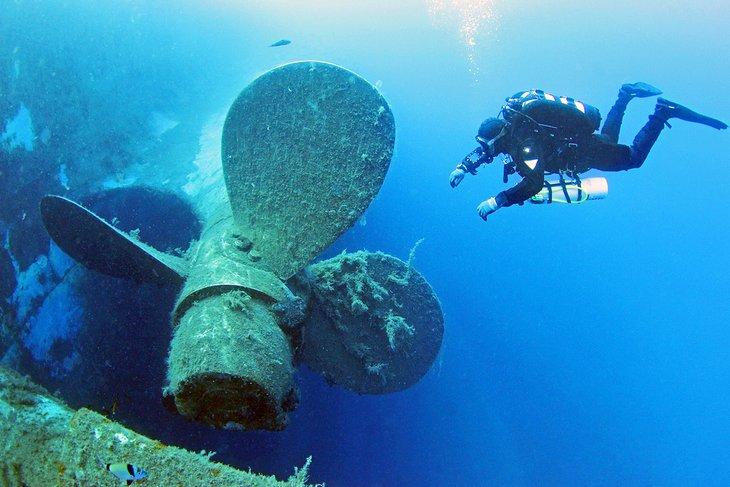 Buceo en el naufragio del Zenobia