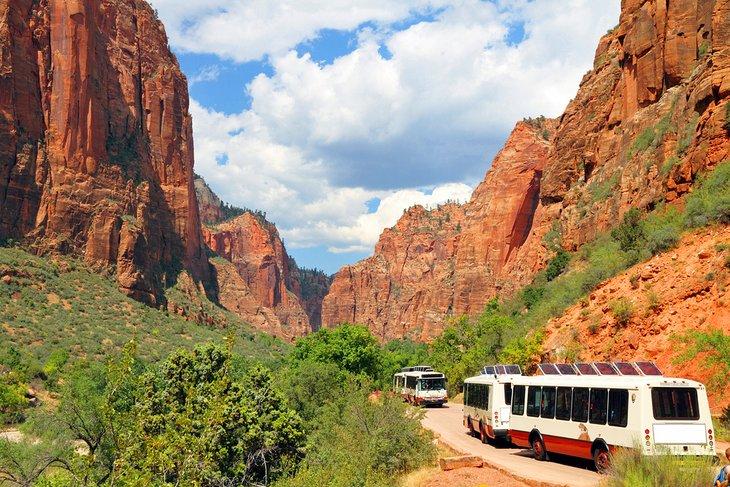 Autobuses lanzadera gratuitos en el Parque Nacional Zion
