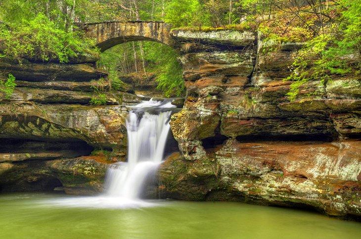 Oberer Wasserfall in Old Man's Cave in Hocking Hills
