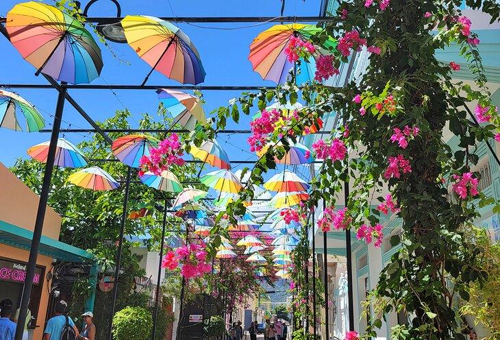 Calle Paraguas en el centro de Puerto Plata