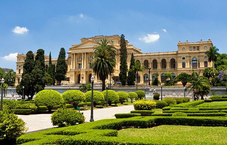 Parque de la Independencia y Museo Paulista