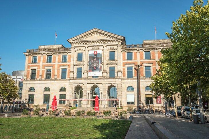 Museo de Ultramar | N.M.Bear / Shutterstock.com