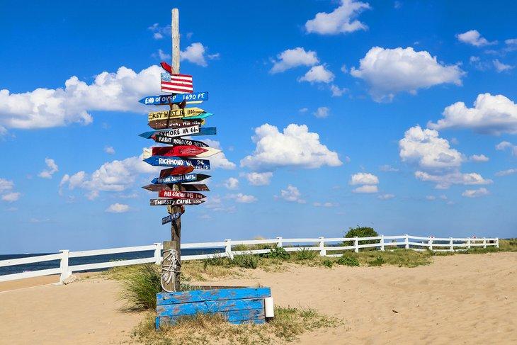 Panneau de Milepost à Oceanview Beach en Virginie